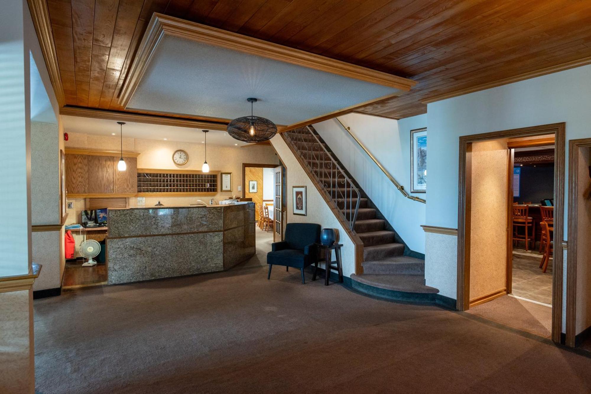 Auberge Le Parasol Chicoutimi エクステリア 写真