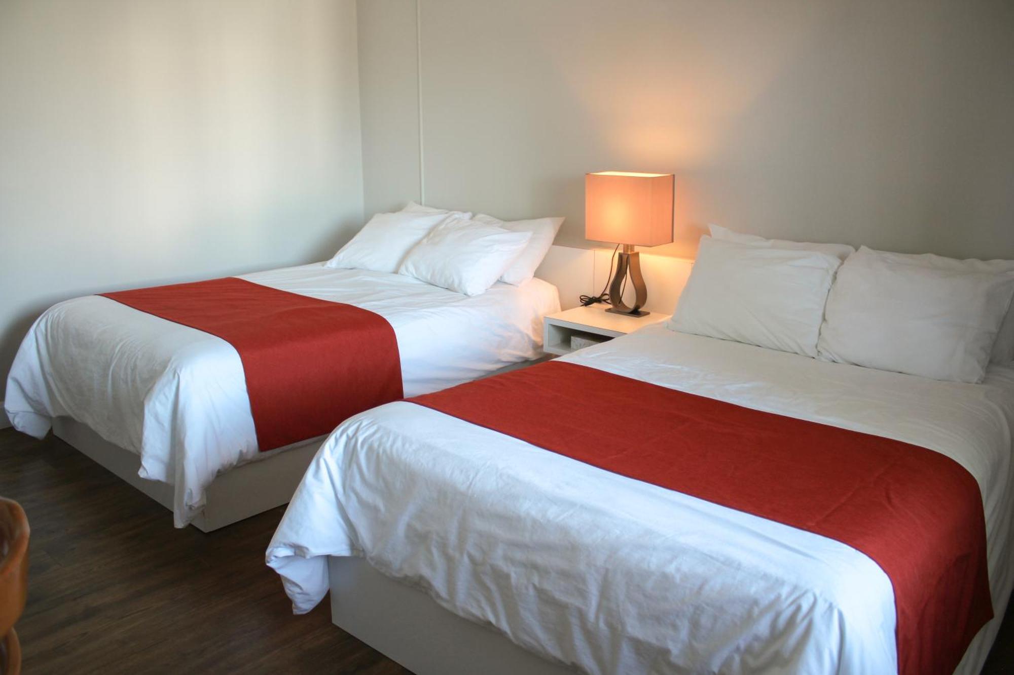 Auberge Le Parasol Chicoutimi エクステリア 写真